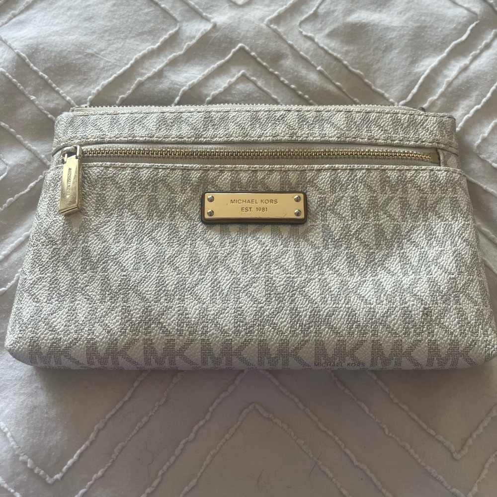 Michael Kors Cream and Tan Wristlet